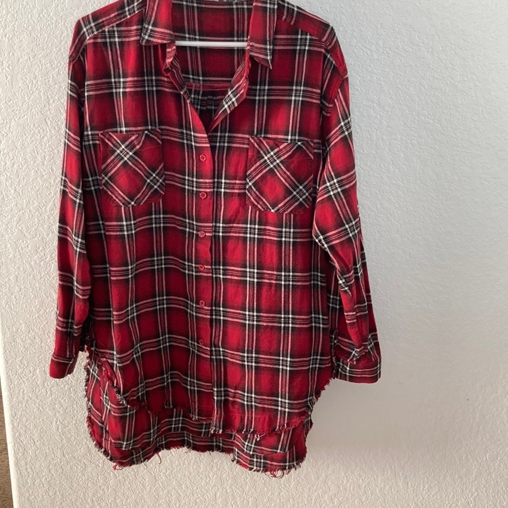 1.4.3 Story Oversized Red Plaid Distressed Button Up